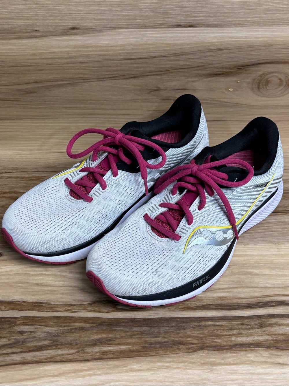 Saucony Guide 14 running shoes women’s size 9.5